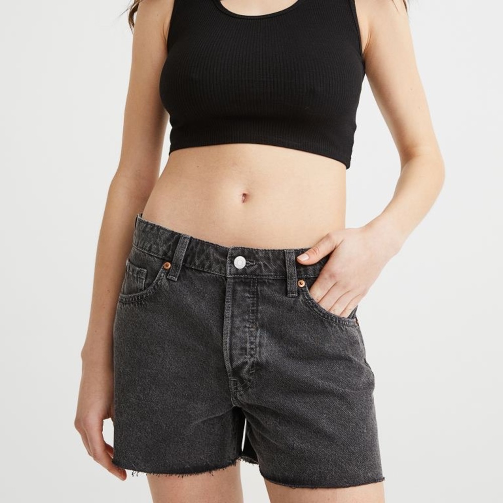 H&M 90’s Boyfriend Low Denim Shorts